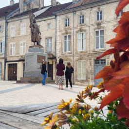 VISITE VIP DU CENTRE HISTORIQUE DE NEUFCHÂTEAU